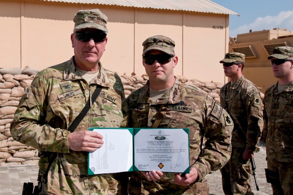 Thunderbird soldiers receive awards