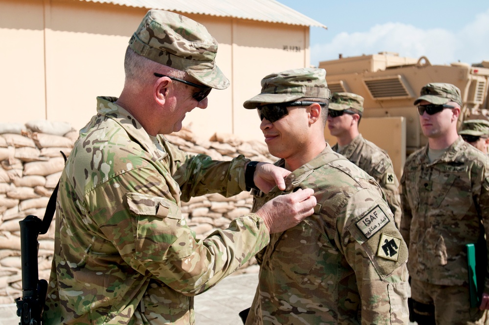 Thunderbird soldiers receive awards