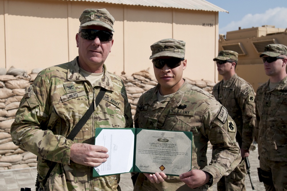 Thunderbird soldiers receive awards