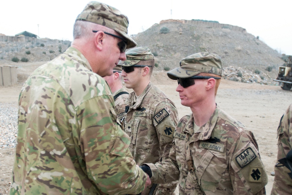 Thunderbird soldiers receive awards