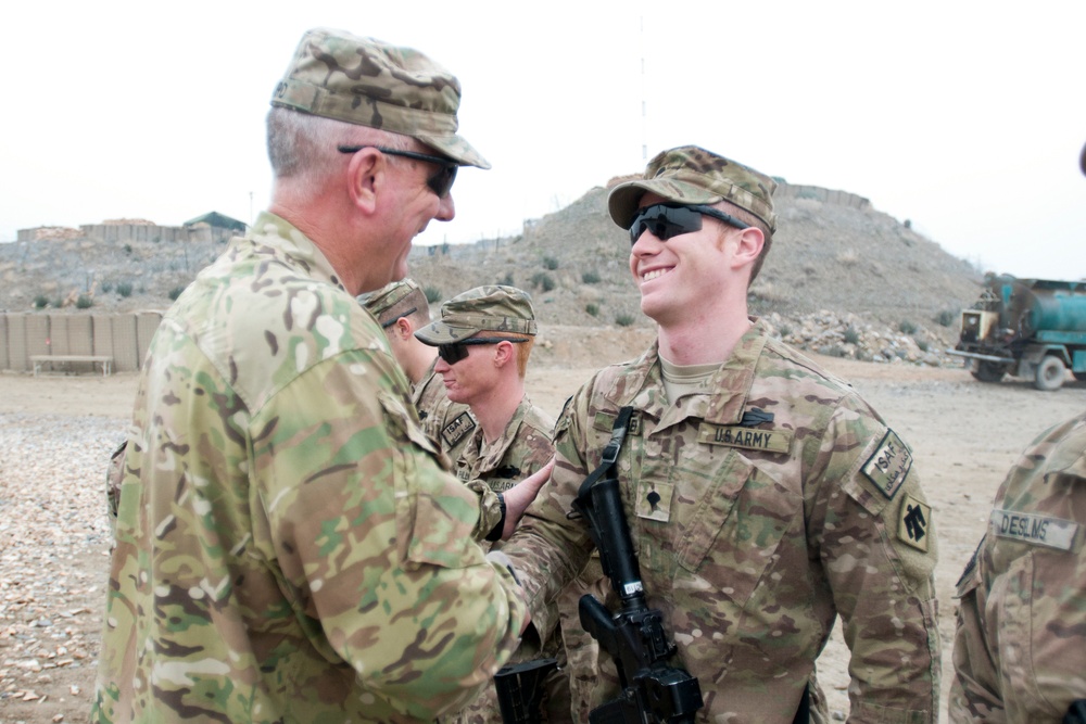 Thunderbird soldiers receive awards