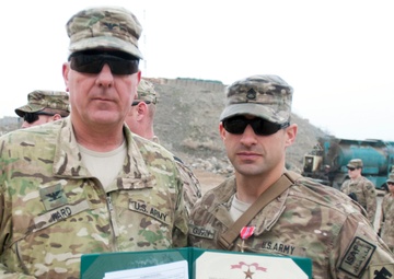 Thunderbird soldiers receive awards