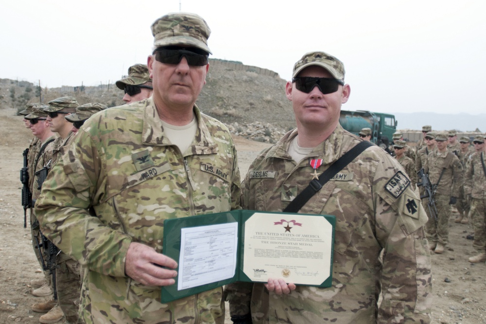 Thunderbird soldiers receive awards