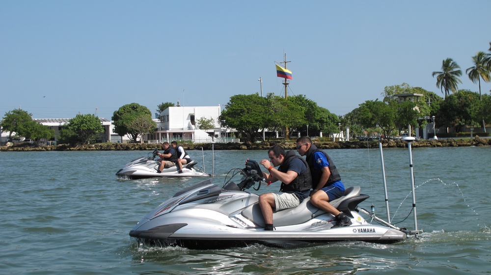 Sailors demonstrate equipment in Colombia