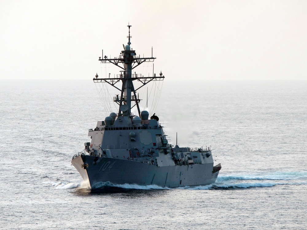 USS Sterett transits the Strait of Hormuz