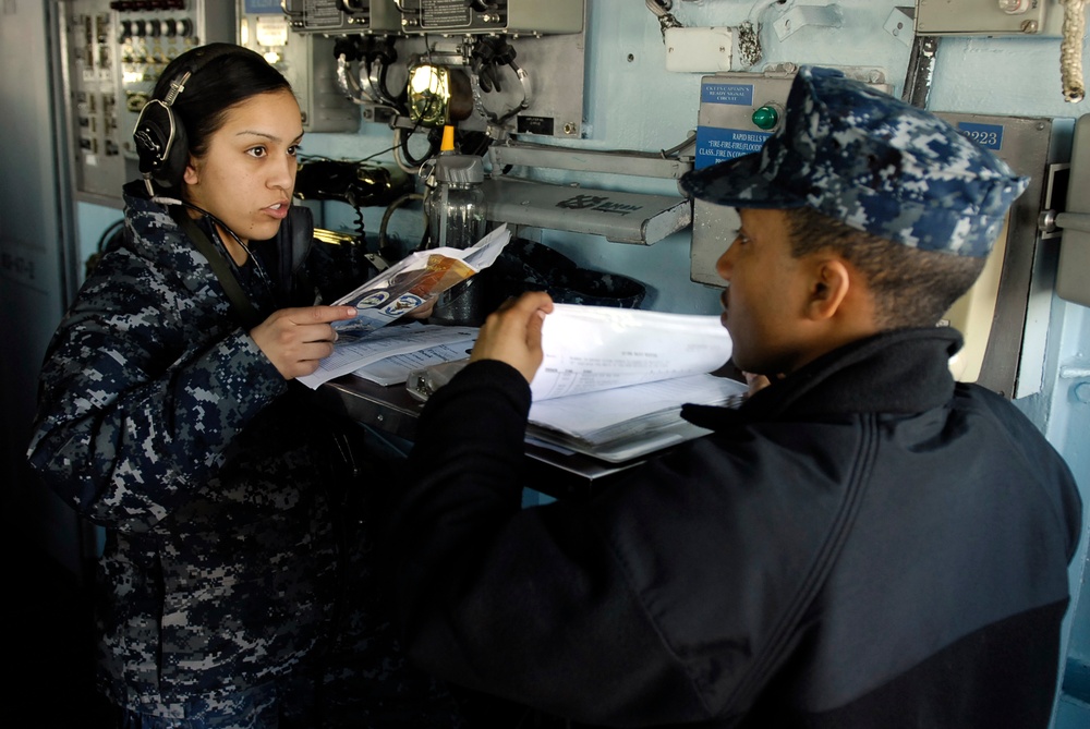 USS Blue Ridge departs Yokosuka