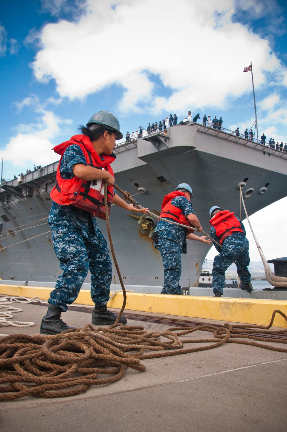 USS John C. Stennis arrives in Joint Base Pearl Harbor-Hickam