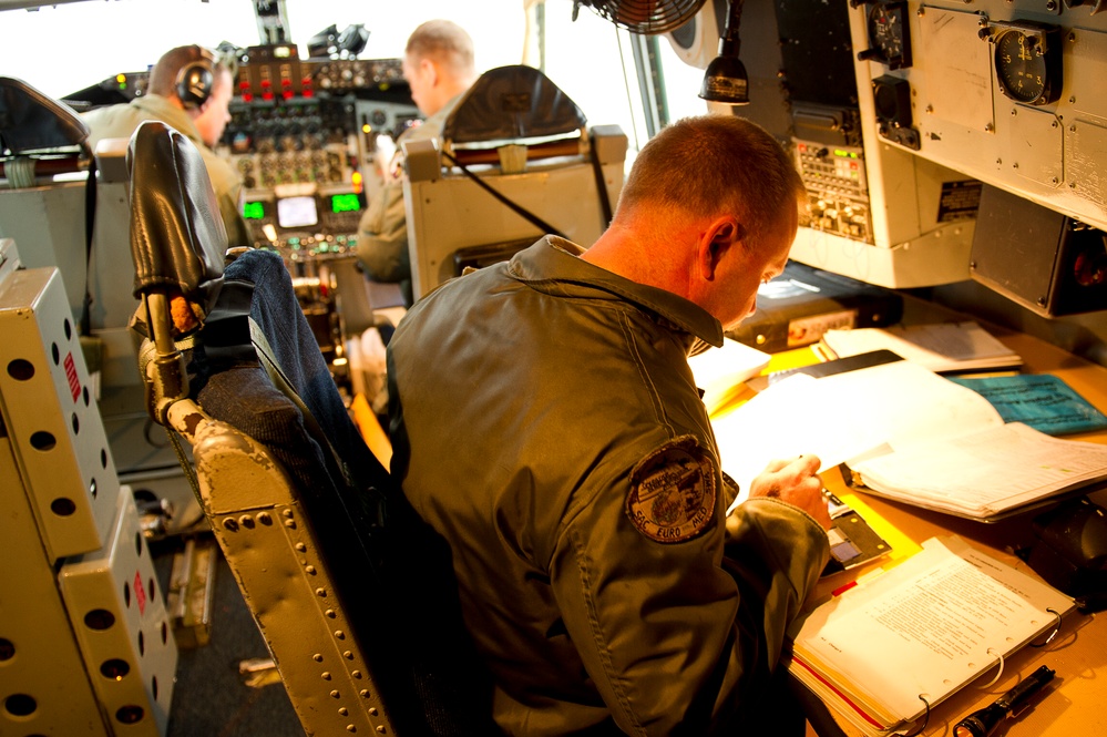 Utah Air National Guard refueling A-10 Thunderbolt