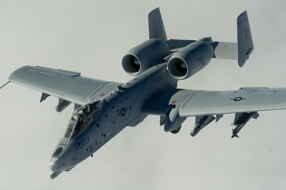 Utah Air National Guard refueling A-10 Thunderbolt