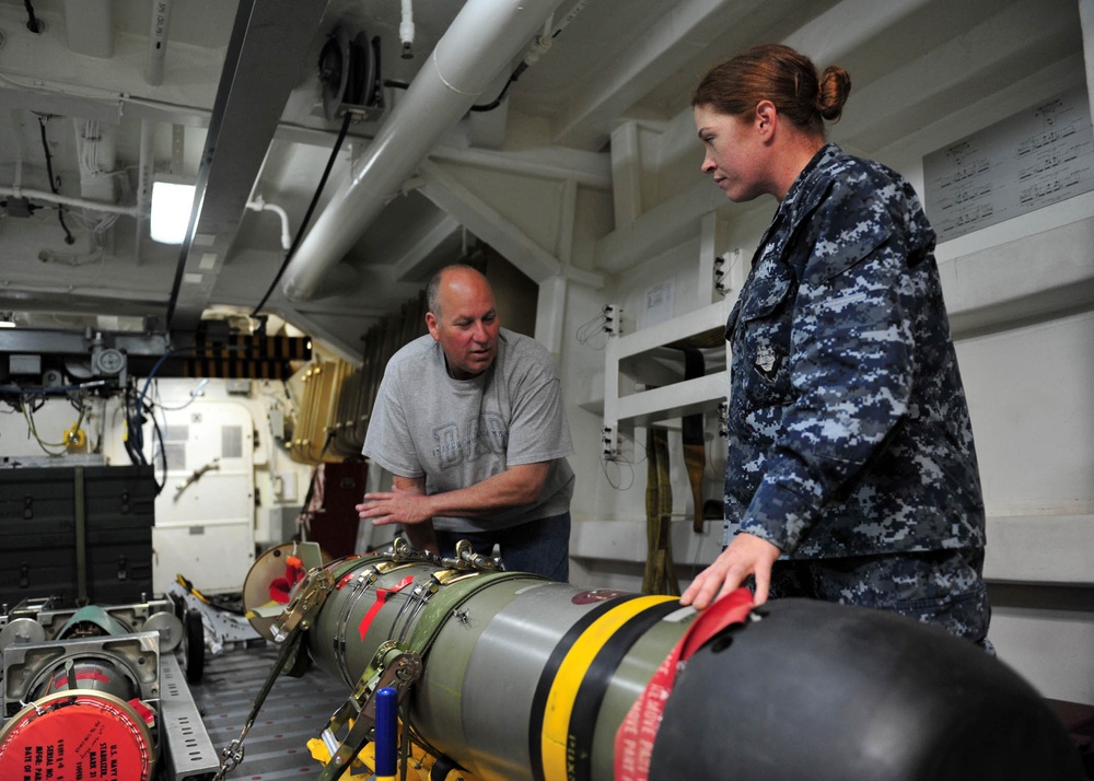 USS Pinckney tiger cruise