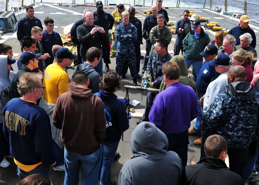 USS Pinckney tiger cruise