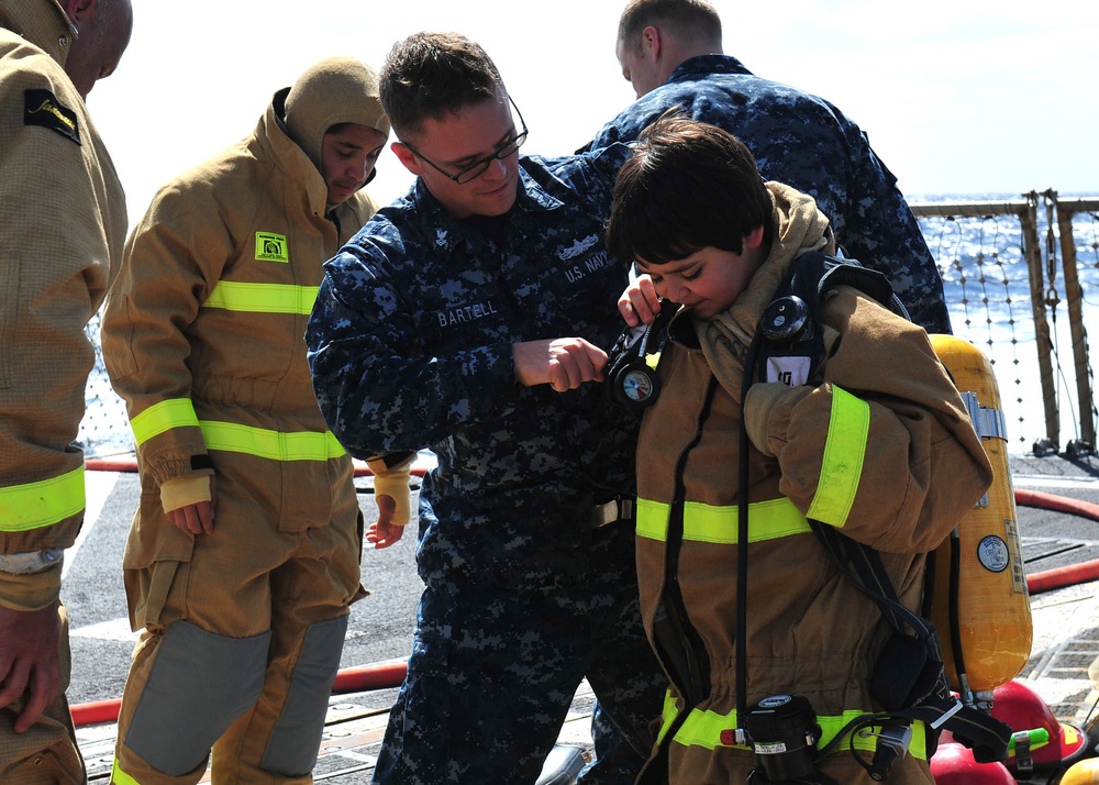 USS Pinckney tiger cruise