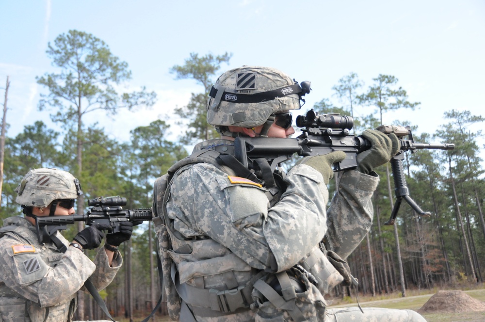 Sharp shooting soldiers: Army Marksmanship Unit aims to shape Vanguard's 'light fighters'