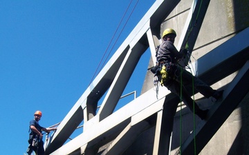 US Army Corps of Engineers, St. Louis District inspection team goes to new heights