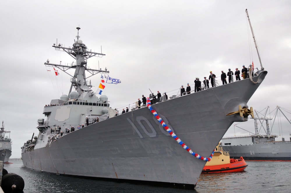 USS Wayne E. Meyer arrives at its homeport