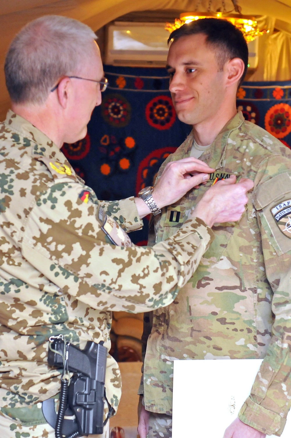 US sailor receives German medal