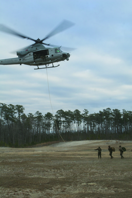 HMLA-167 trains with reconnaissance Marines
