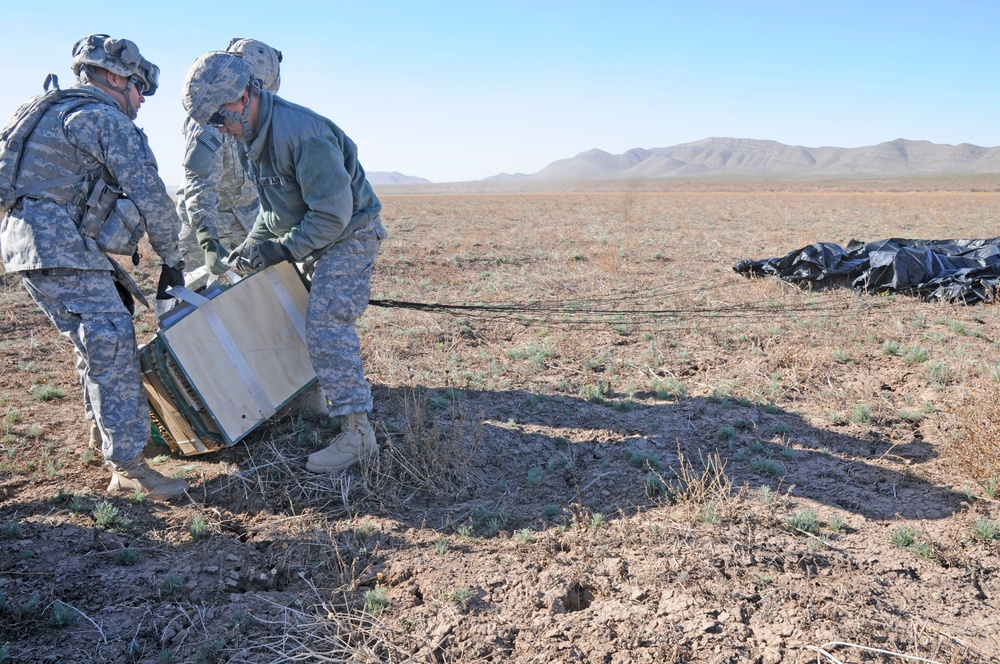 ‘Provider’ soldiers participate in aerial delivery training, conduct first LCLA drop on Fort Bliss