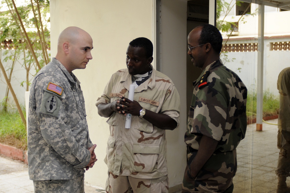 Djiboutian military hosts military decision-making seminar