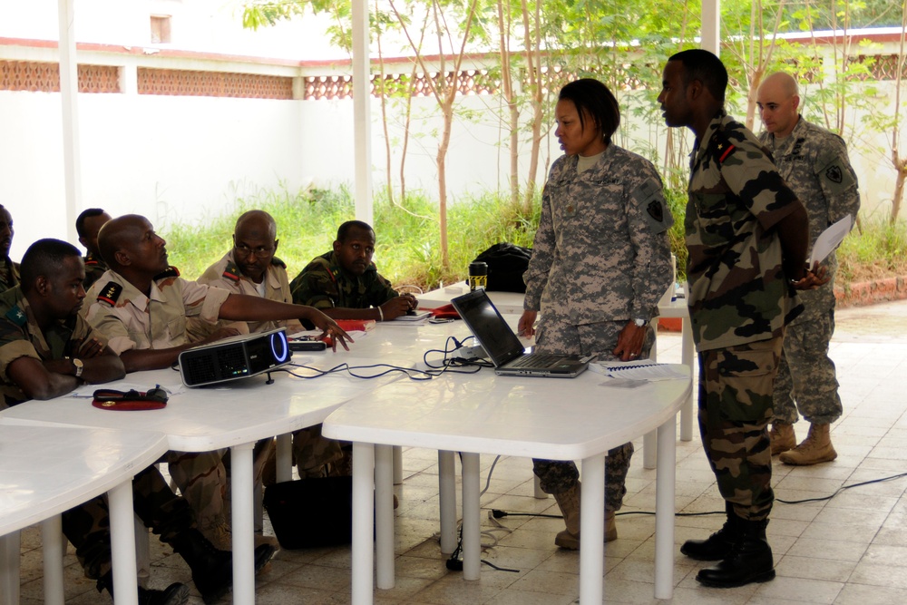 Djiboutian military hosts military decision-making seminar