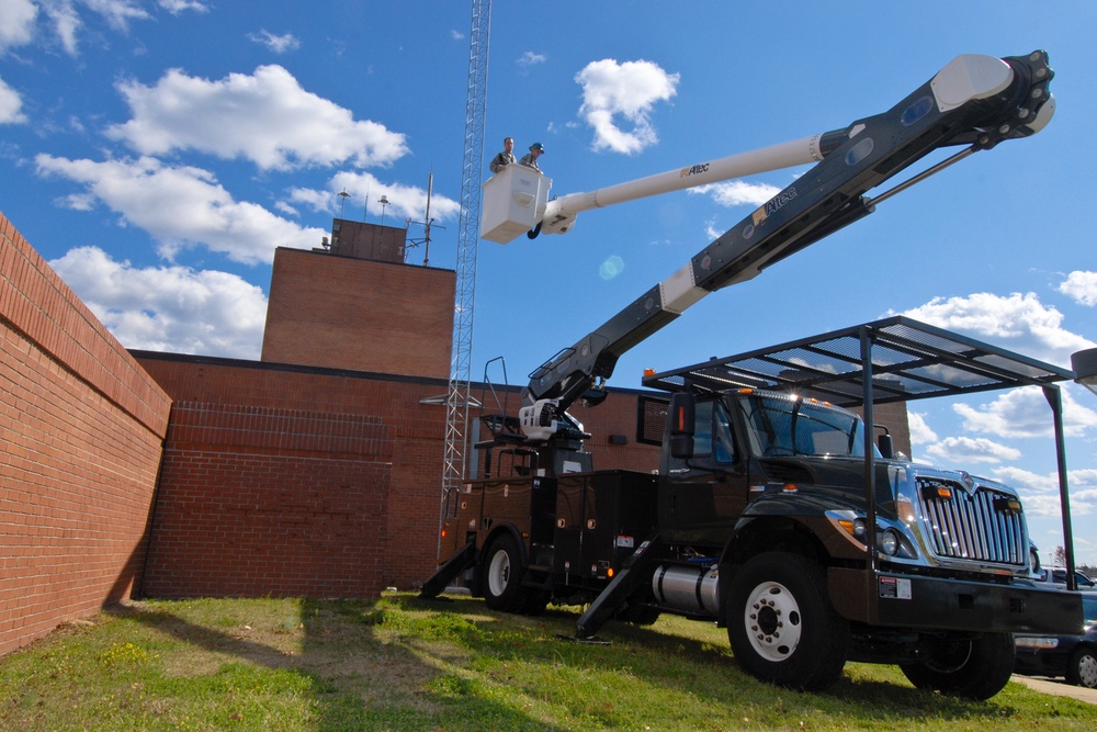 Bucket truck