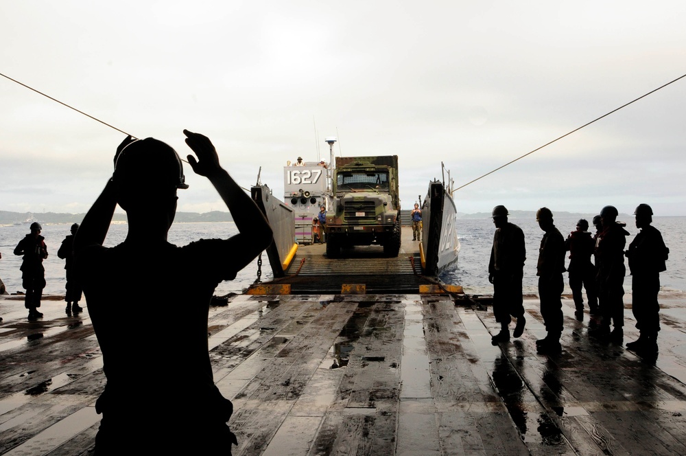 Germantown Offloads 31st MEU