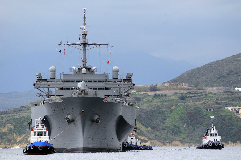 USS Mount Whitney in Souda Bay