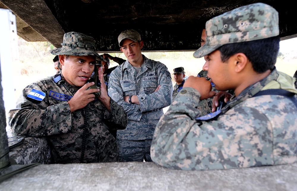 Air advisers, Honduran airmen secure base defense operations