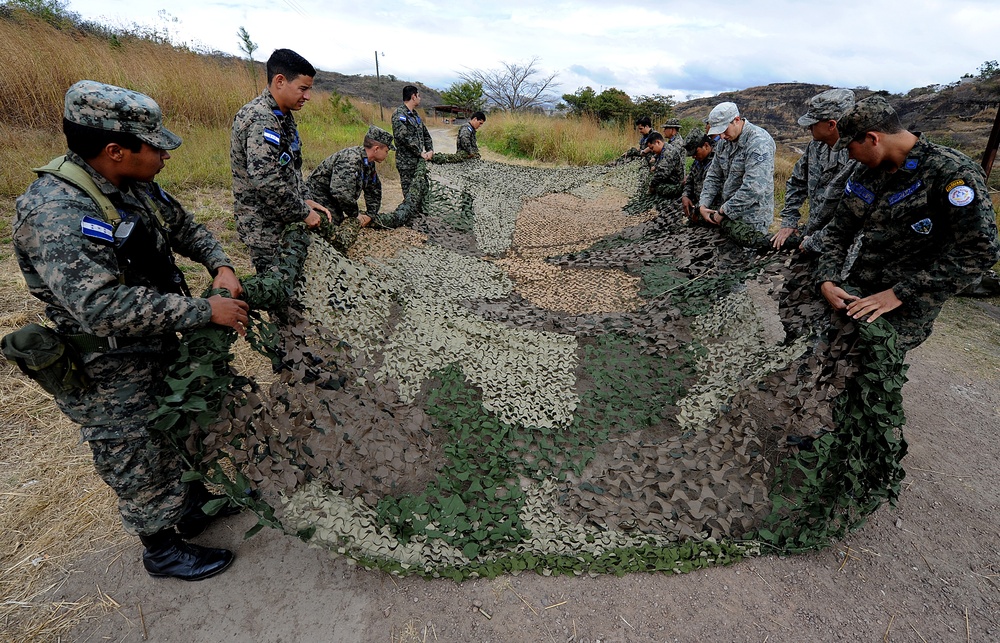 Air advisers, Honduran airmen secure base defense operations