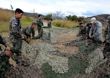 Air advisers, Honduran airmen secure base defense operations