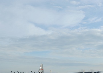 19th Airlft Wing prepare for flight