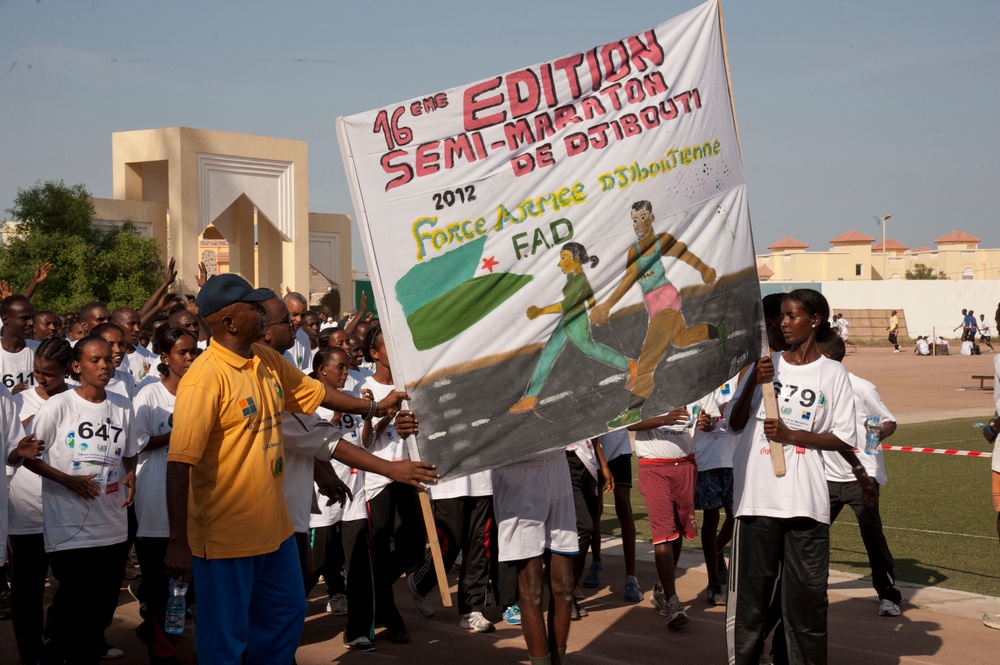 US service members race in Djiboutian semi-marathon