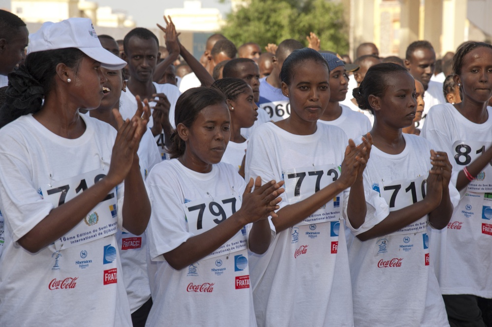 US service members race in Djiboutian semi-marathon