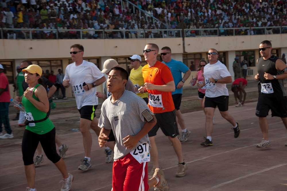 US service members race in Djiboutian semi-marathon