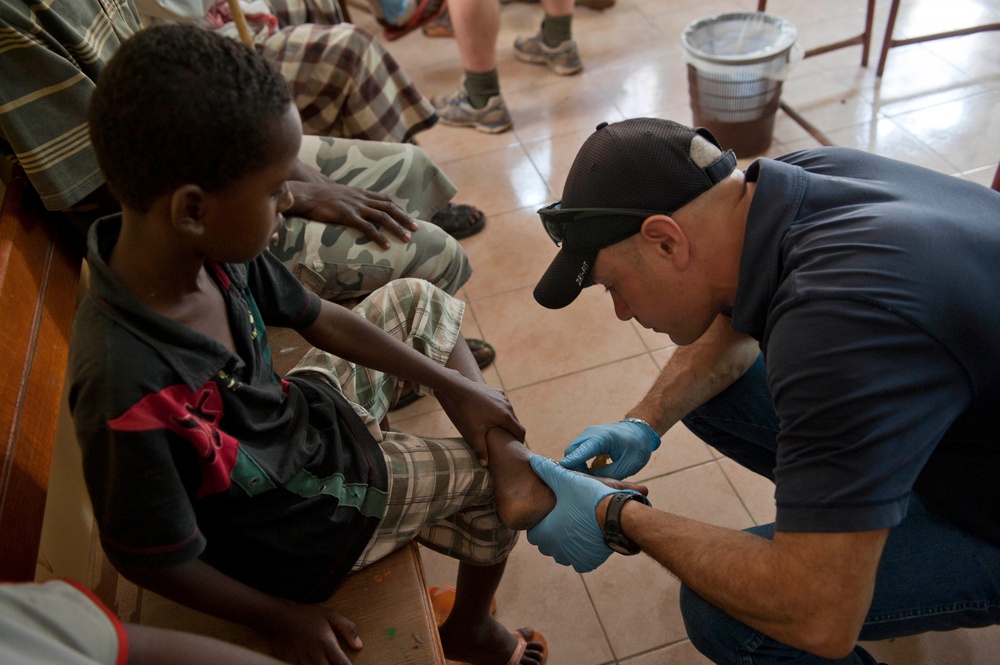 US medics volunteer at Djibouti clinic