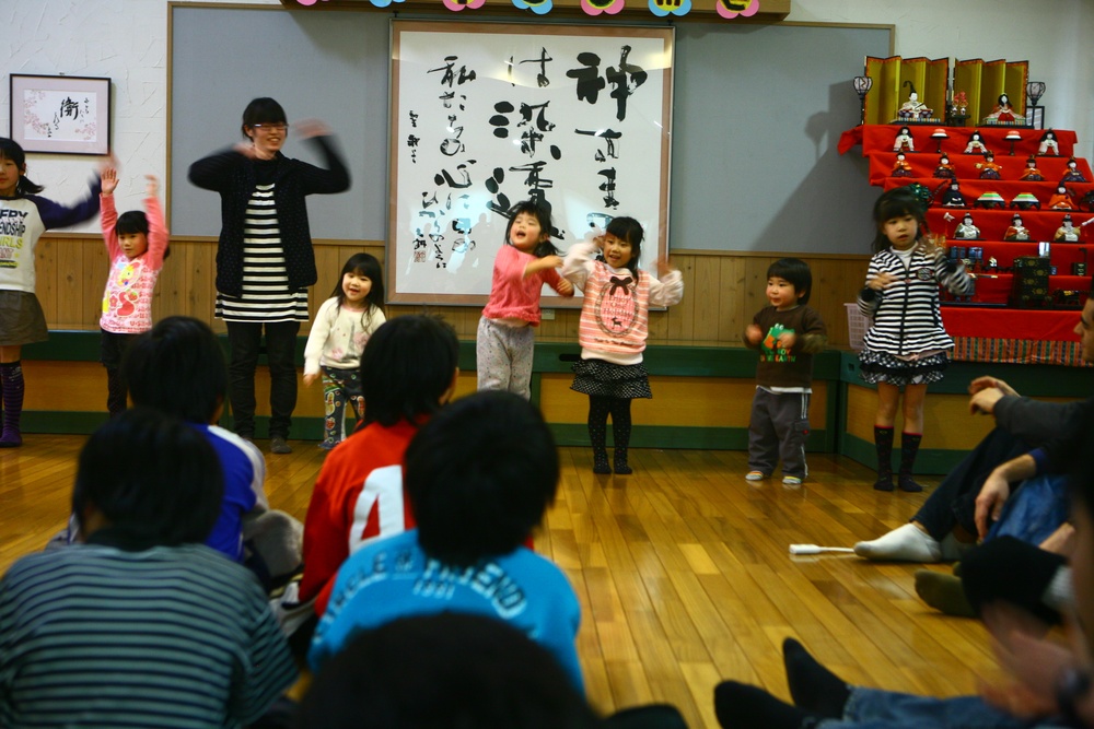 3/12 visits Japanese orphanage