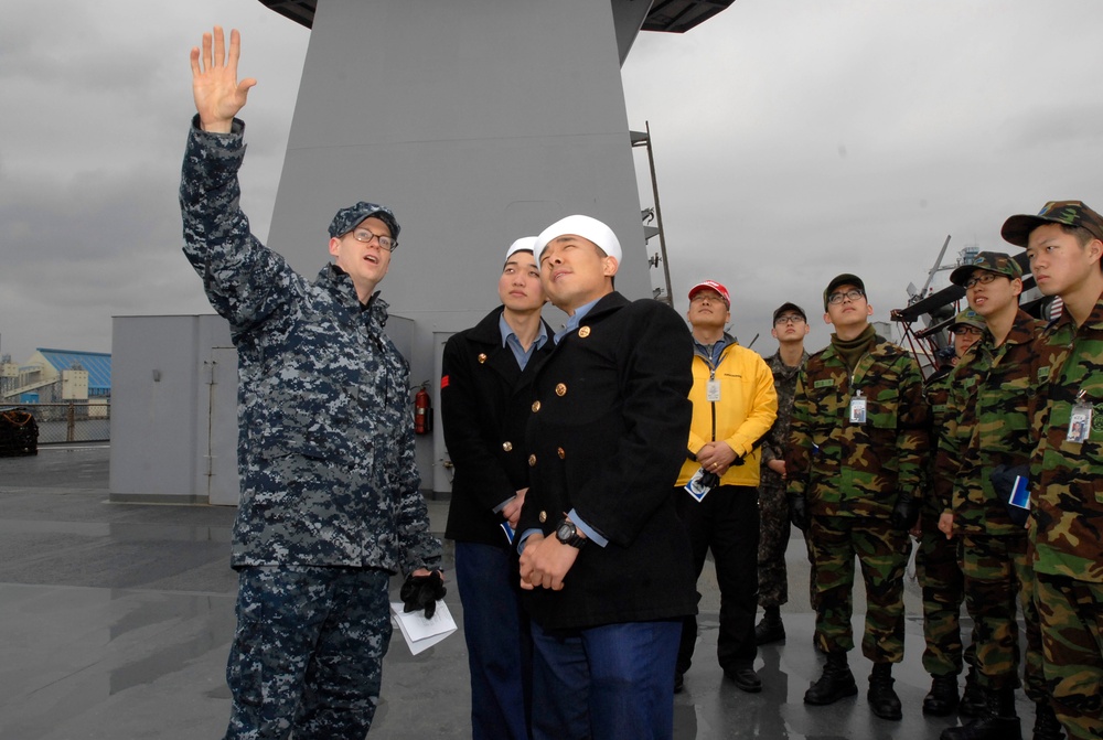 South Korean sailors tour USS Blue Ridge