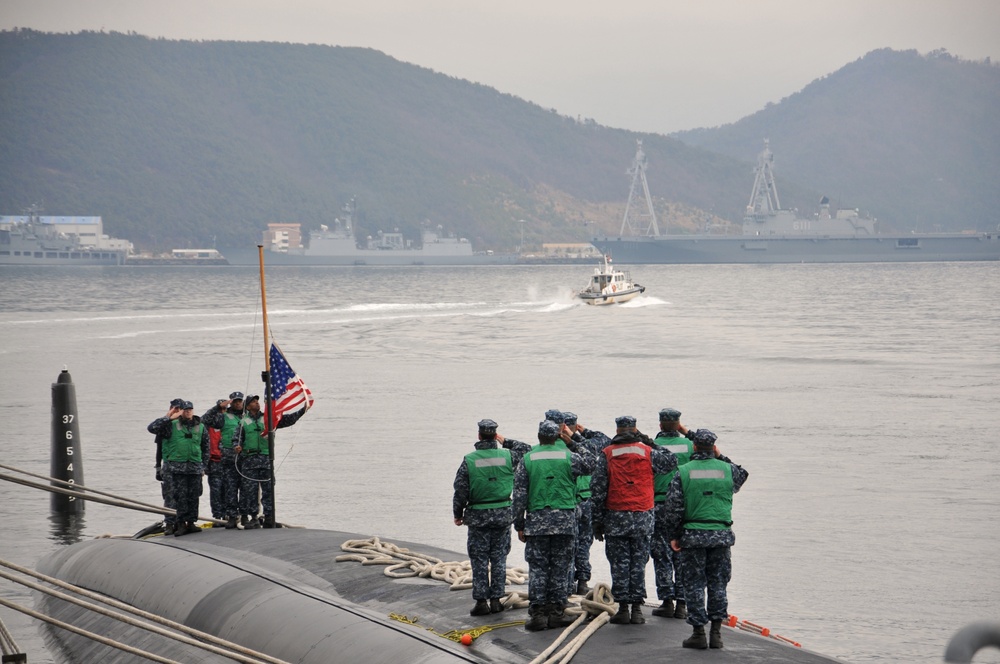 USS Columbus arrives at Jinhae, South Korea