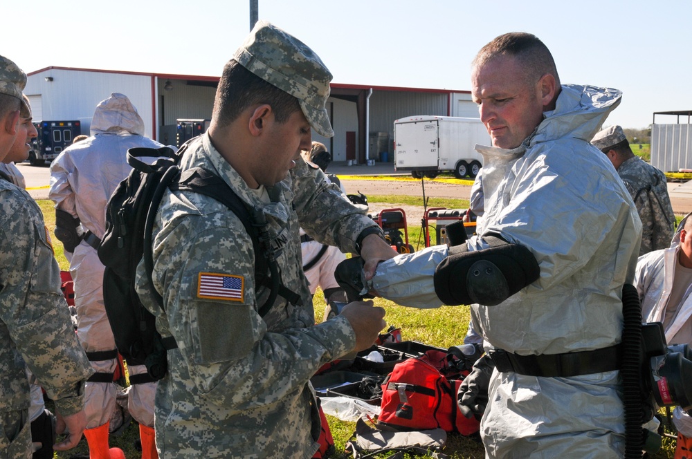 Texas Guardsmen support local authorities for emergency exercise