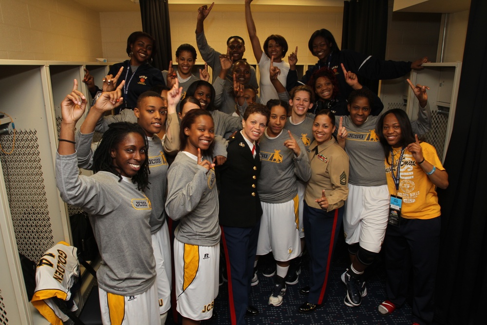 Marines pose with Lady Golden Bulls