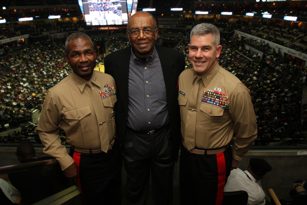 Marines pose with Sam Jones