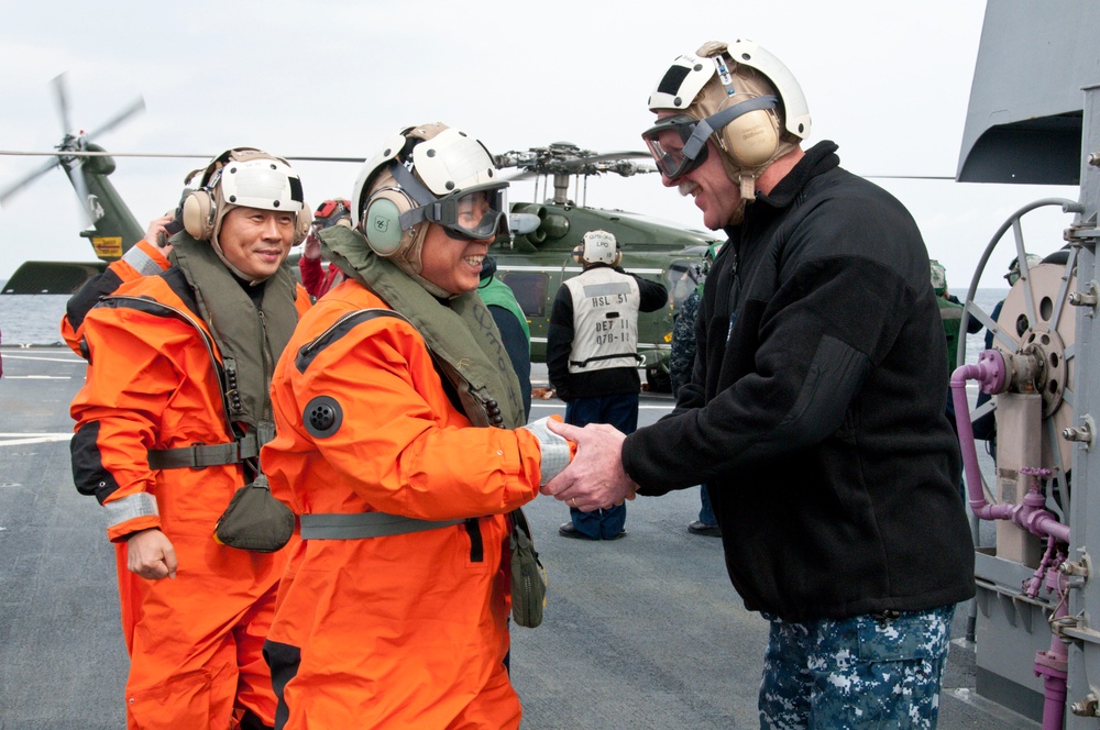 DVIDS - Images - Korean commander aboard USS Blue Ridge [Image 2 of 2]