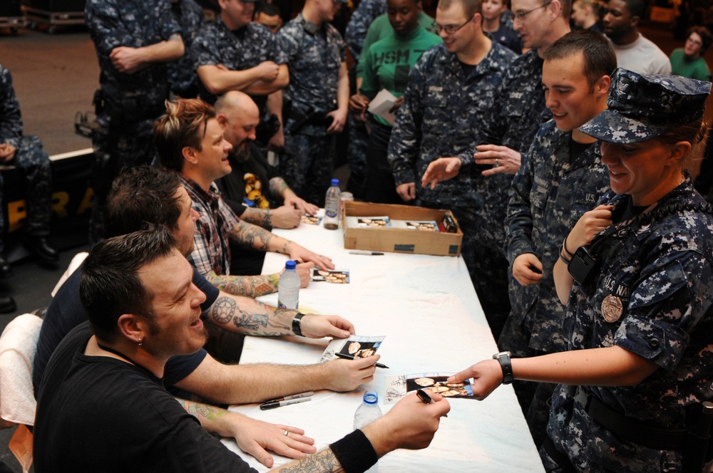 Bowling for Soup plays for USS Abraham Lincoln sailors