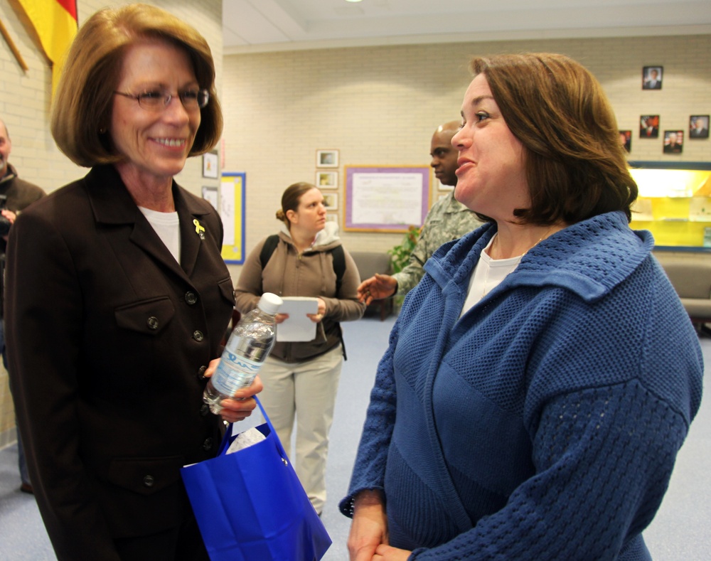 Mrs. Jeanie Chandler visits Hohenfels Elementary School