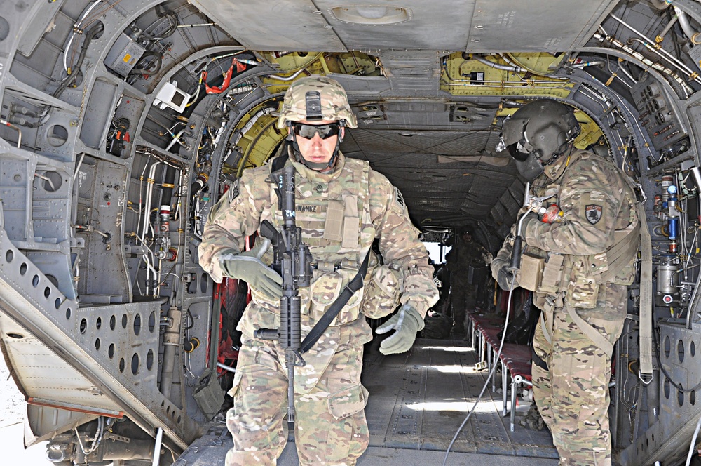 Hundreds of feet above the ground, soldier makes commitment to Army and country