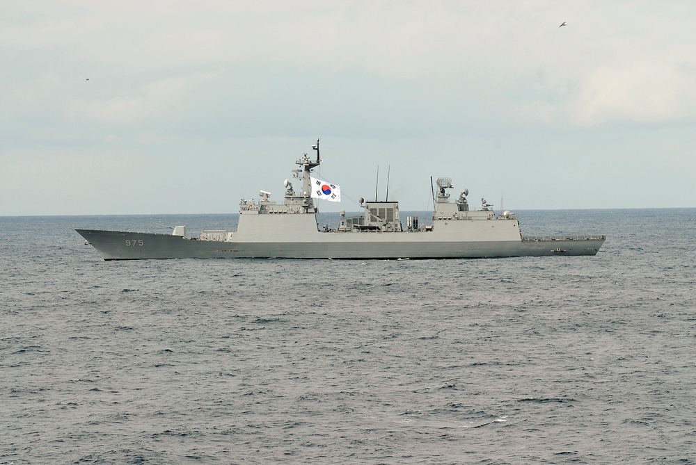 South Korean destroyer transits the Sea of Japan