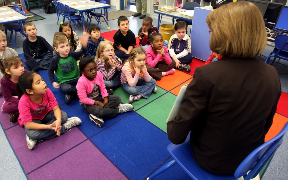 Jeanie Chandler visits Hohenfels Elementary School