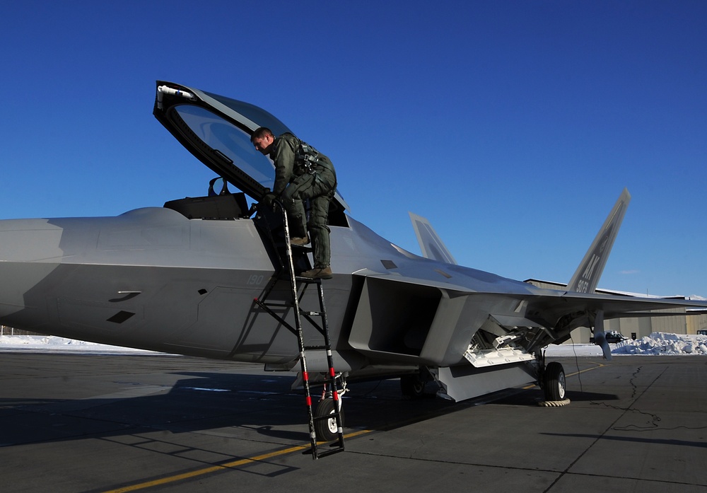 Flagship: 90th Fighter Squadron receives new F-22
