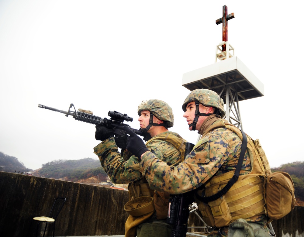 Fleet Antiterrorism Security Team Pacific participates in Army mass casualty exercise