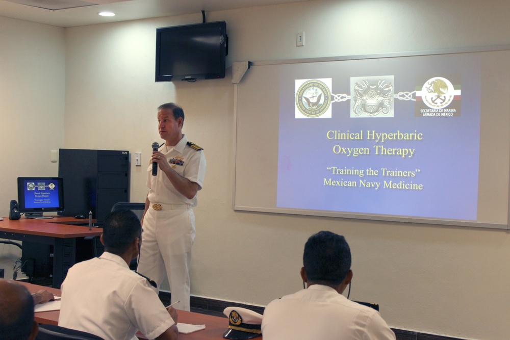 Expeditionary doctor spearheads diver medical training in Mexico
